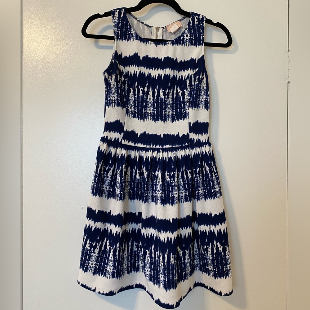 love...ady blue and white striped dress with gold exposed zipper